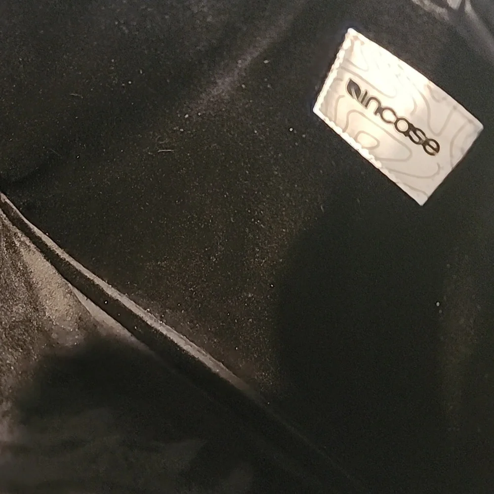 INCASE COMPUTER CASE BLACK